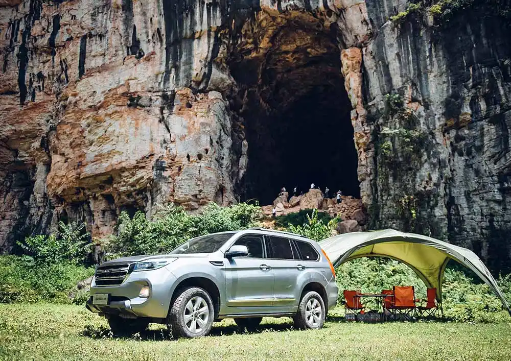 [مكان للصورة: هافال H9 - مشهد صحراوي لل外观]