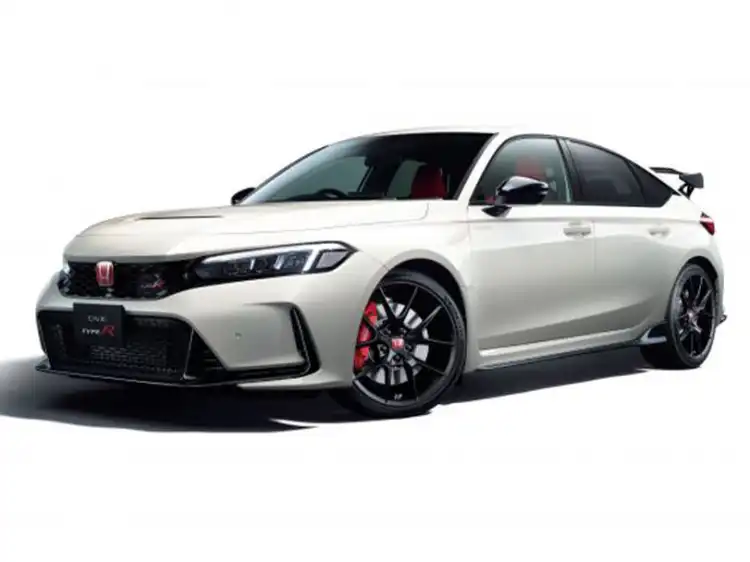 ما هي سعة المحرك لهوندا سيفيك Type R؟