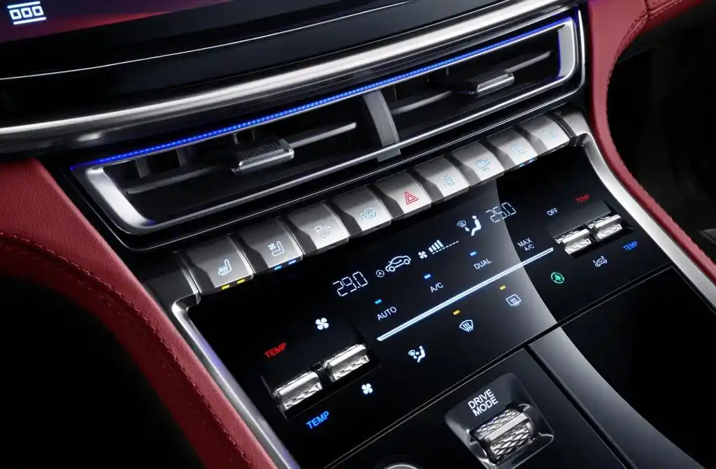Changan CS85 2026 driving and petrol powertrain showcase for UAE buyers