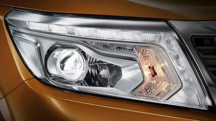 نيسان نافارا