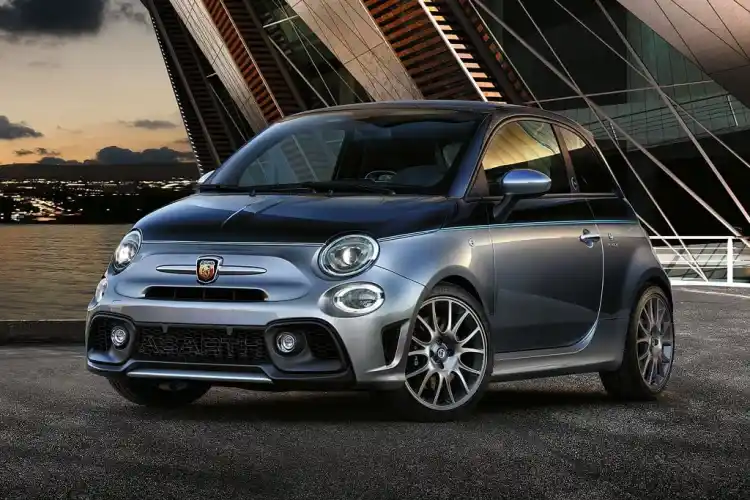 2024 Abarth 695 1.4T Turismo مراجعة السيارات المستعملة