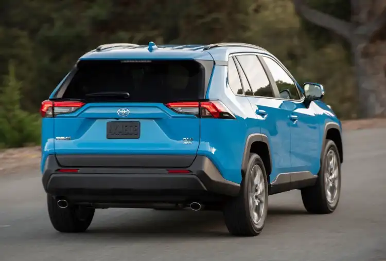 أفضل سيارات الدفع الرباعي العائلية في الإمارات لعام 2026: راف 4 مقابل إكس 70 بلس مقابل تيجو 8 مقابل مونجارو