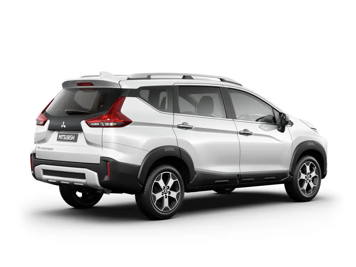 mitsubishi xpander cross