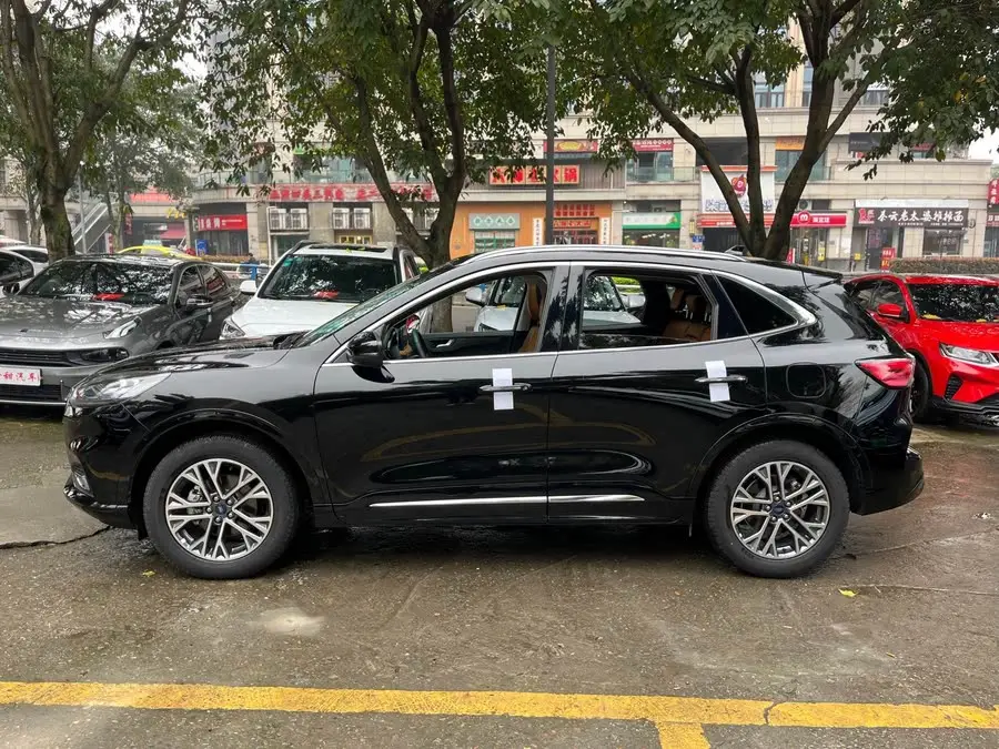 فورد إيسكايب 2020 إيكوبوست 245 دفع رباعي تيتانيوم