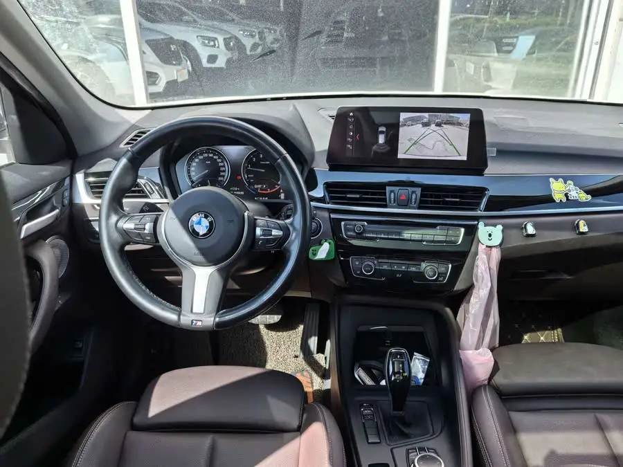 بي إم دبليو X1 2021 sDrive25Li الطراز الرائد