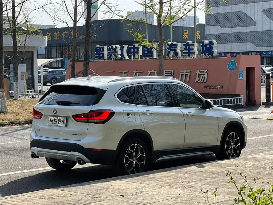 BMW X1 2022 sDrive20Li Luxury Edition