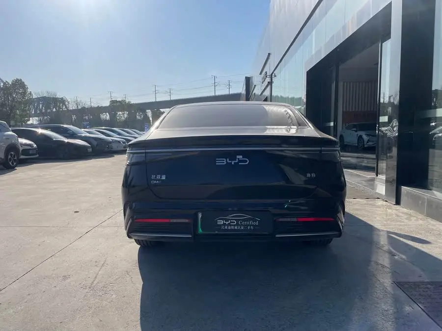 سيلاون 2024 إصدار المجد DM-i 1.5L 121 كم الطراز المتميز