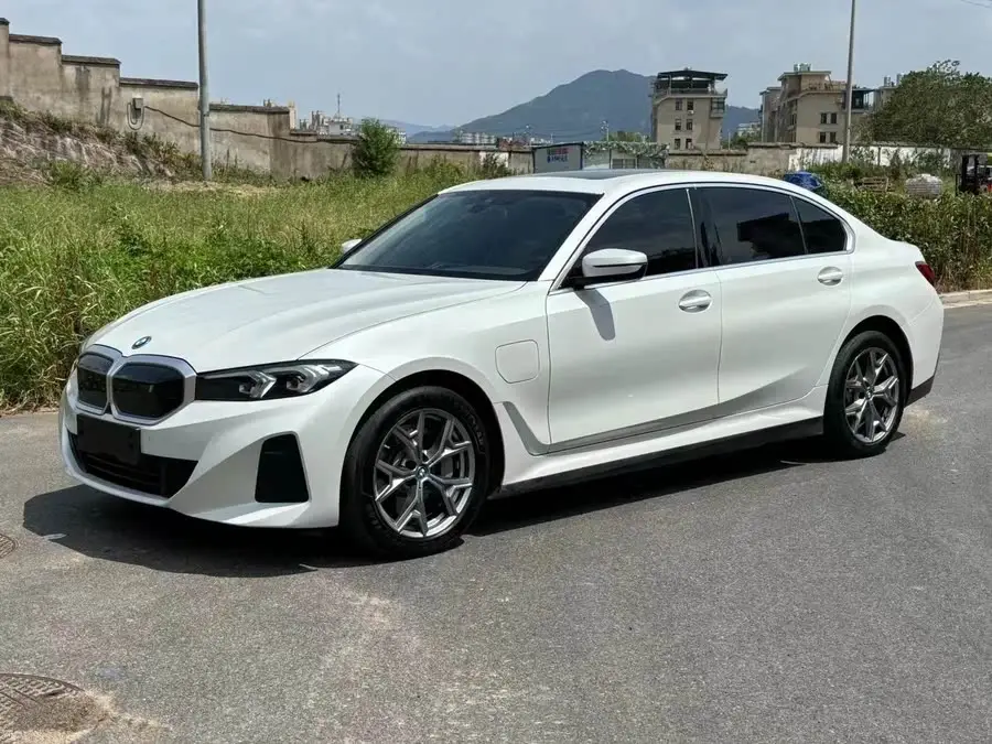 بي إم دبليو i3 2024 eDrive 35 L