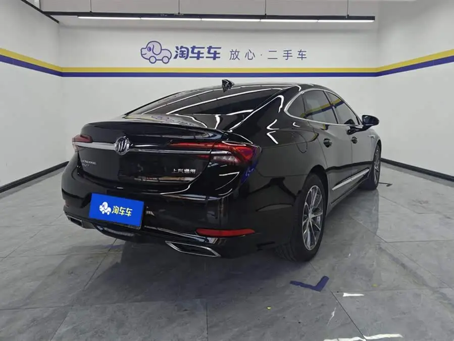 بيوك لاكروس 2022 652T فاخرة