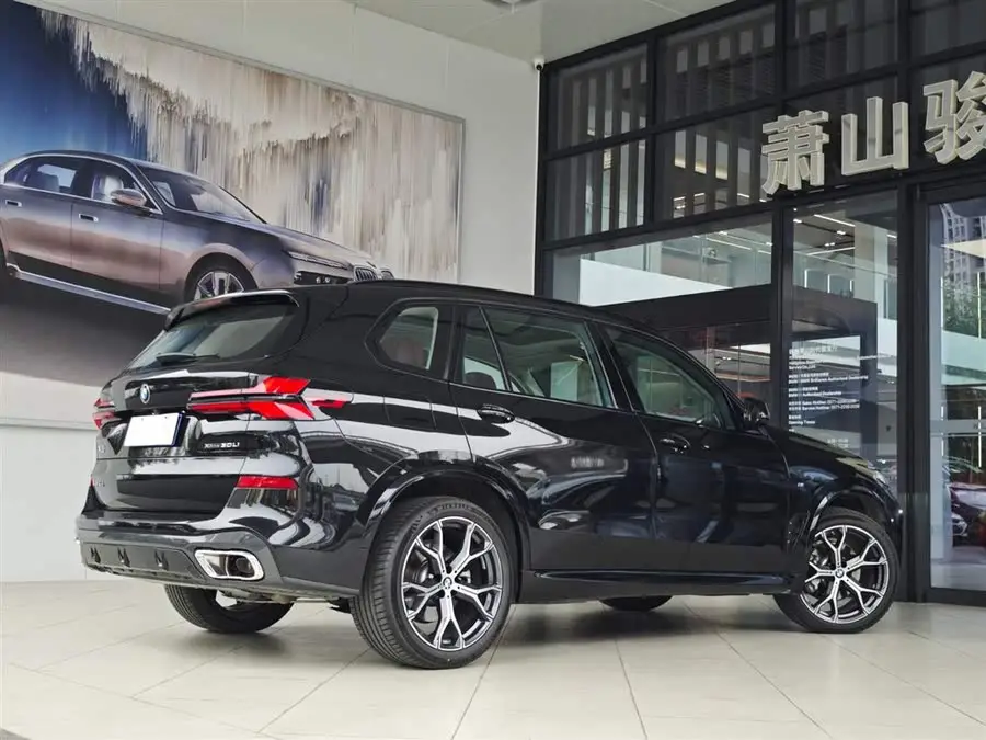 بي إم دبليو X5 2023 xDrive 30Li طراز فاخر حزمة M الرياضية ليلية