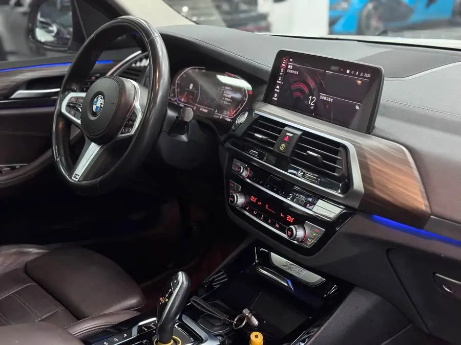 بي إم دبليو X3 2021 xDrive28i حزمة م رياضية