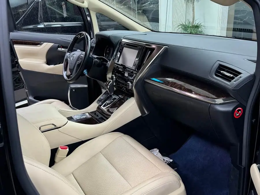 ألفارد 2020 دوال إنجين 2.5 لتر نسخة فاخرة