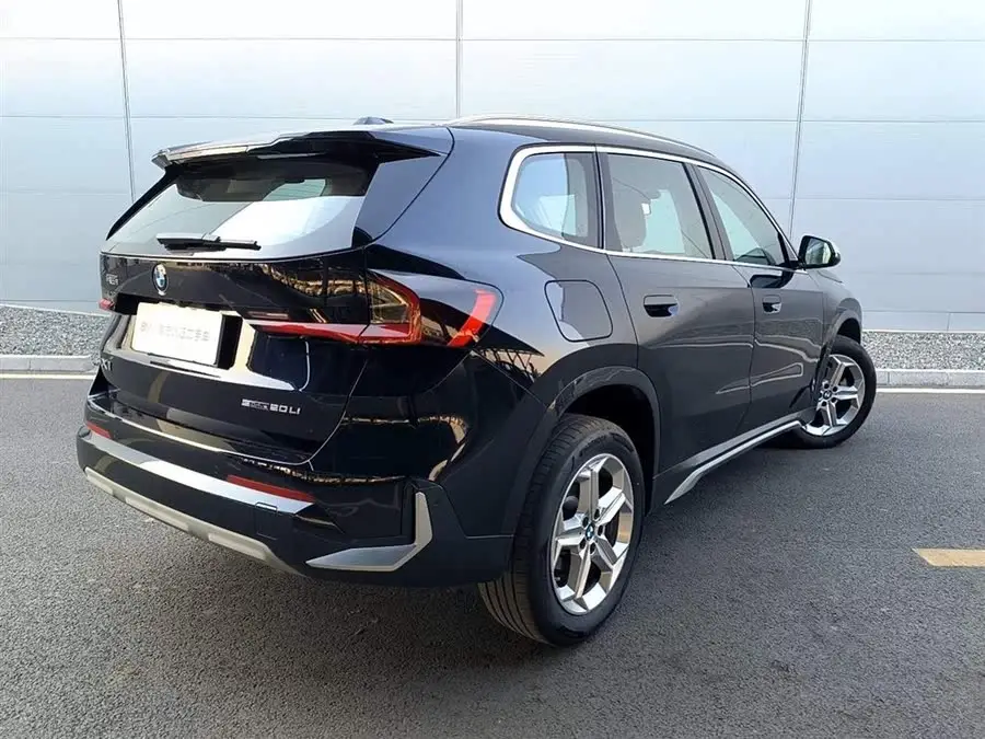 بي إم دبليو X1 2023 sDrive20Li حزمة تصميم X