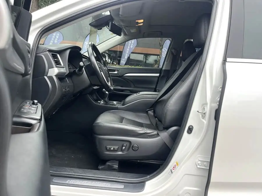 2021 تويوتا هايلاندر 2.0T دفع رباعي فاخرة 7 مقاعد