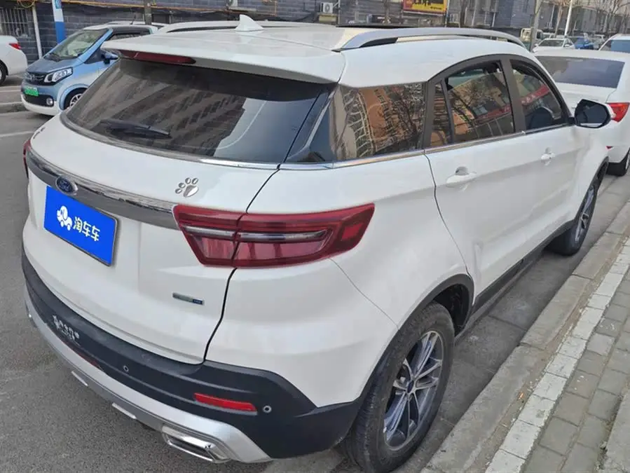 2020 Lynk & Co 01 Lynk & Co S EcoBoost 145 CVT Platinum Edition