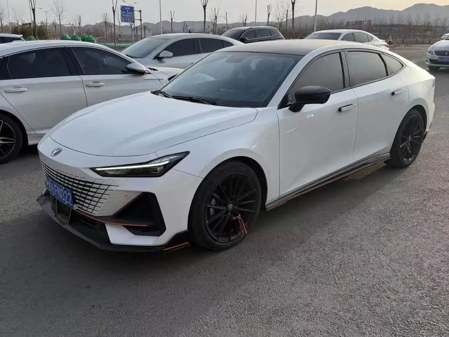 Changan UNI-V 2023 1.5T Sports Version