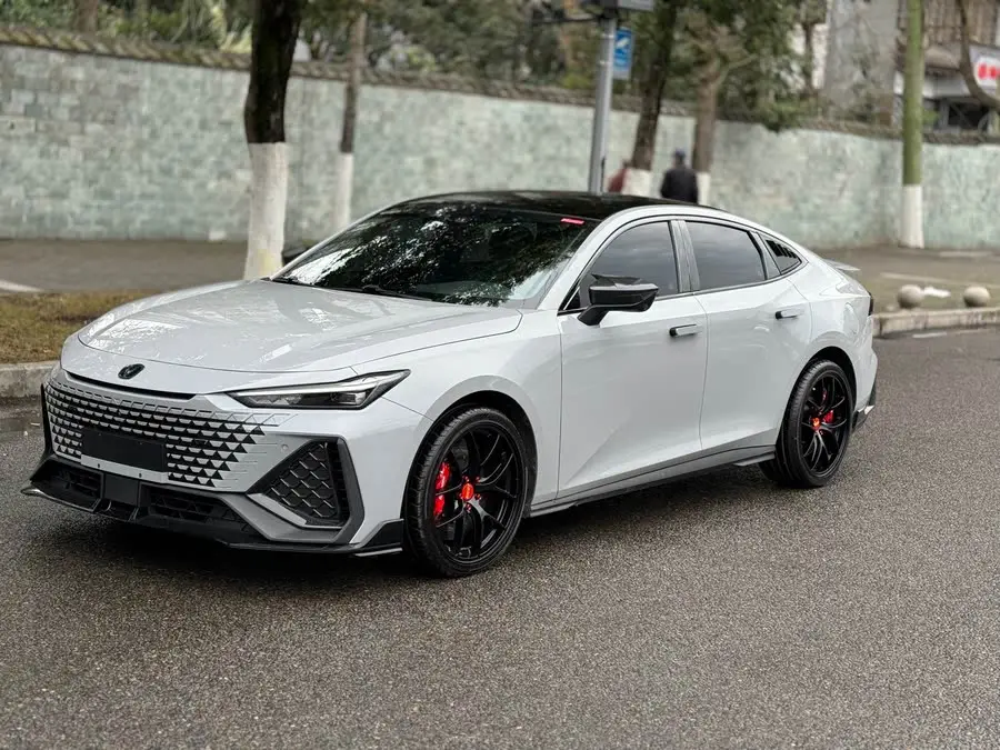 Changan UNI-V 2023 1.5T Smart Navigation Edition