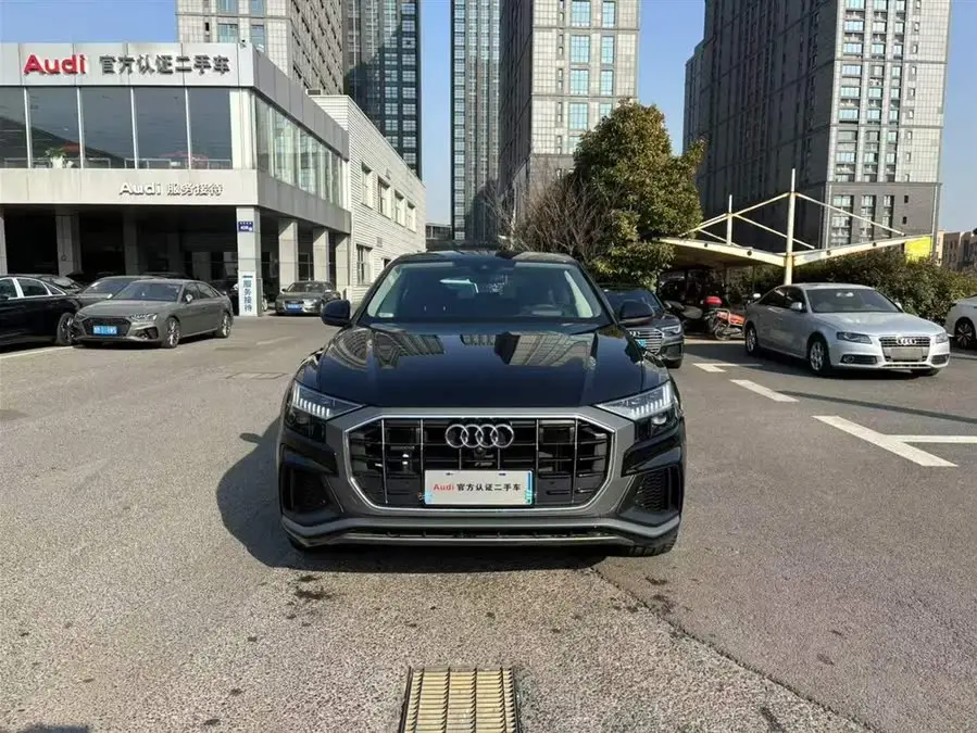 أودي Q8 2023 55 TFSI الفاخرة الديناميكية