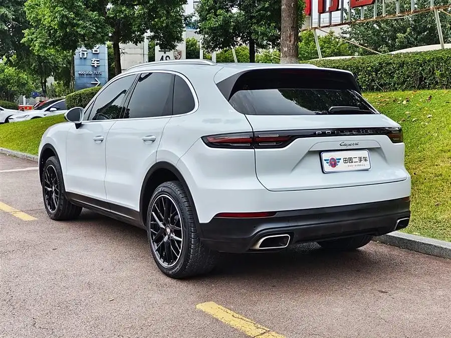 2022 Cayenne 3.0T Platinum Edition