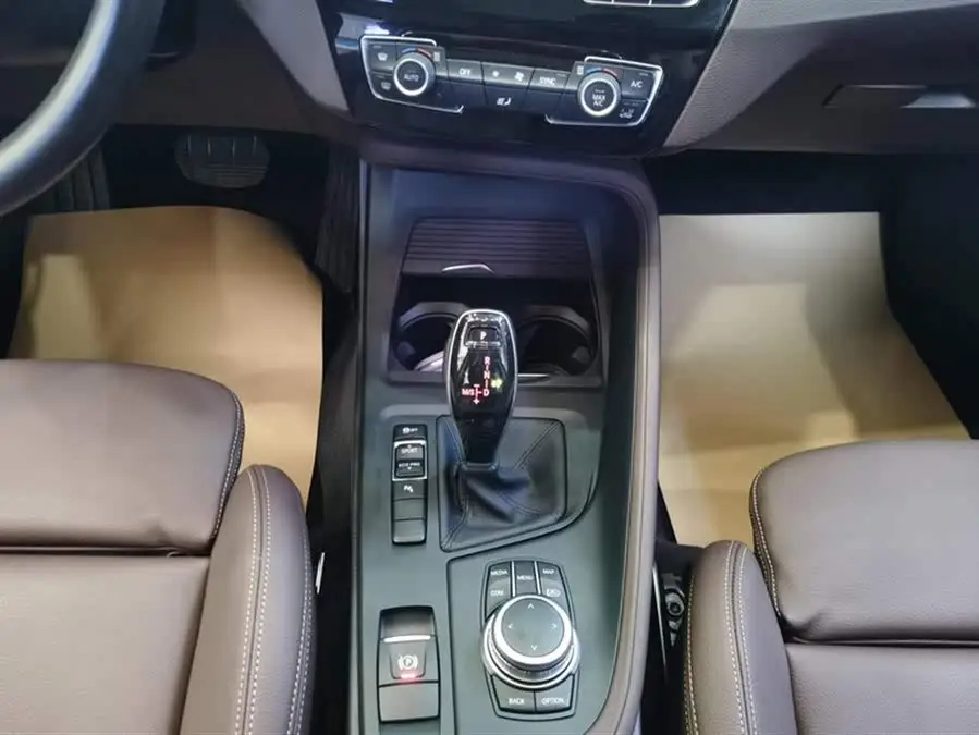 BMW X1 2022 sDrive25Li Leading Edition