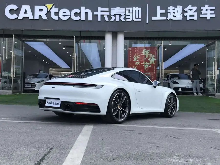 Porsche 911 2022 Carrera 3.0T