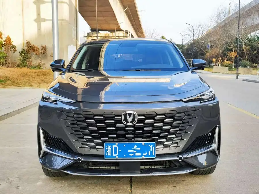 تشانغآن UNI-K 2021 2.0T الفاخرة