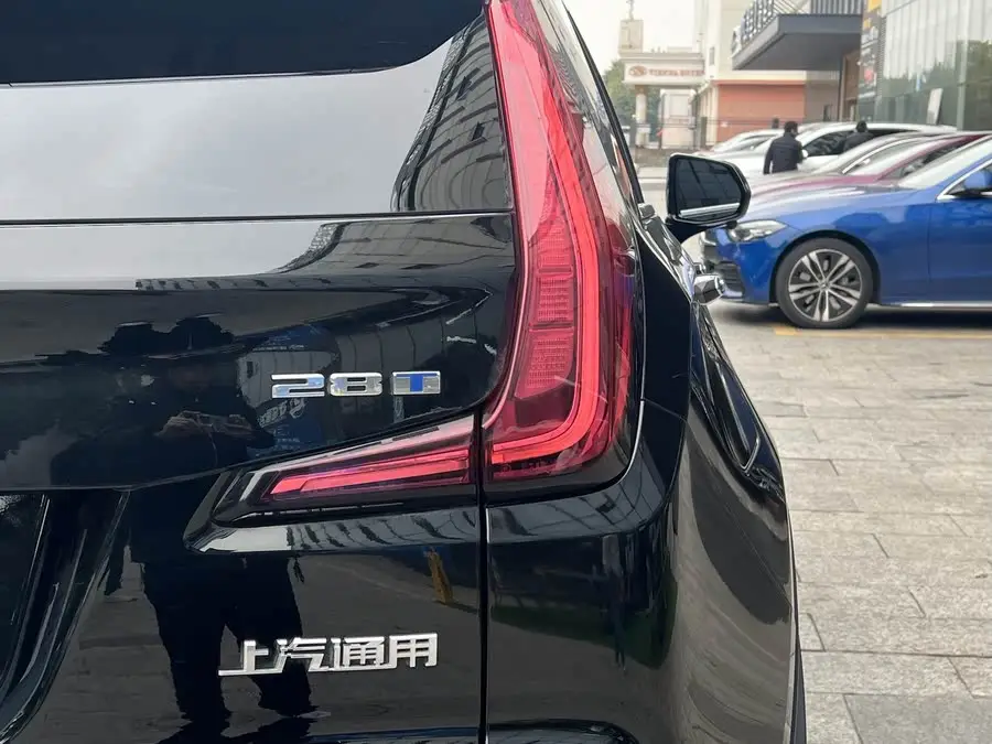 Cadillac XT4 2022 28T FWD Luxury