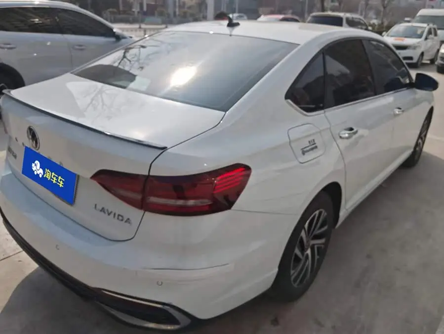 لافيدا 2024 1.5 لتر أوتوماتيكي إصدار السماء النجمية لخمسة ملايين