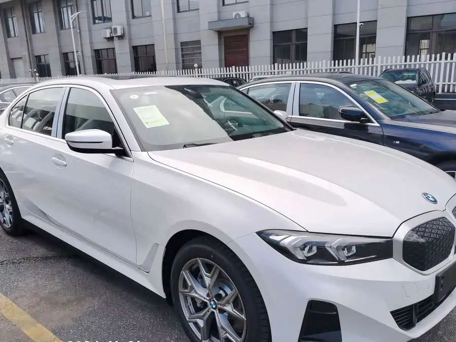 بي إم دبليو i3 2025 eDrive 35 L