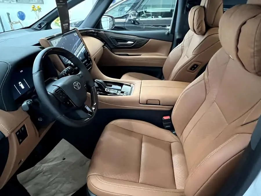 ألفارد 2024 الهجين 2.5 لتر النسخة المتميزة