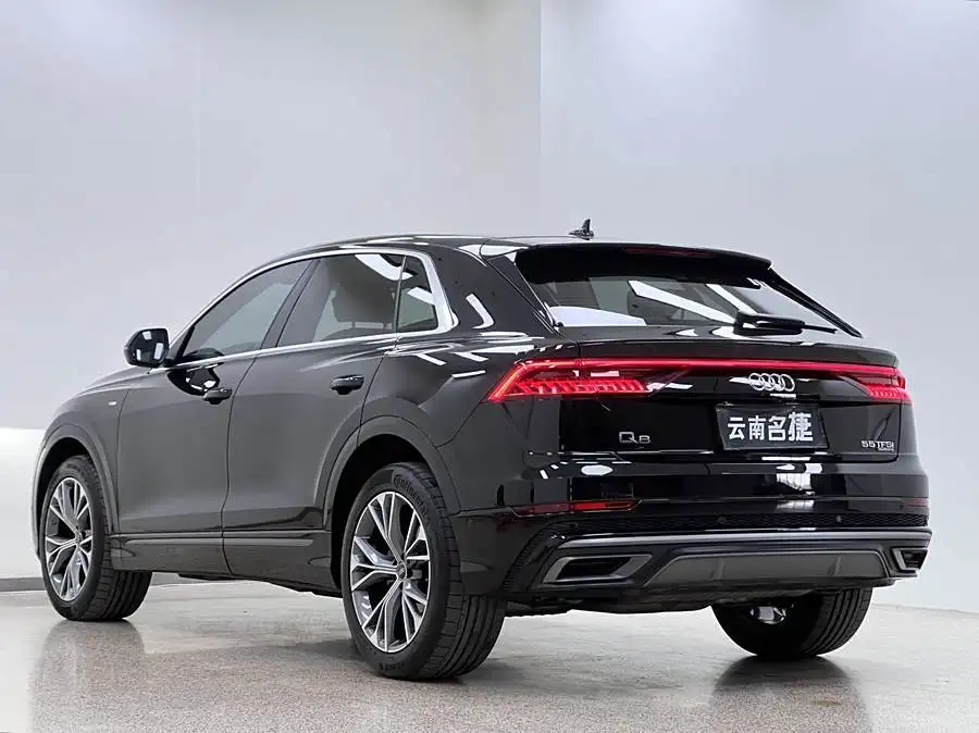 أودي Q8 2022 55 TFSI طراز فاخر رياضي