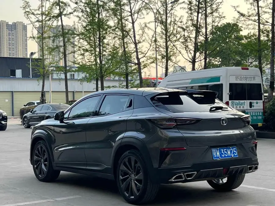 تشانجان UNI-T 2020 1.5T فلاجشيب