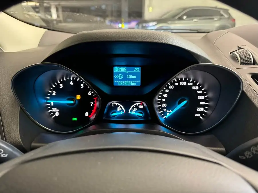 2019 Ford Escape EcoBoost 180 FWD Platinum Edition National V