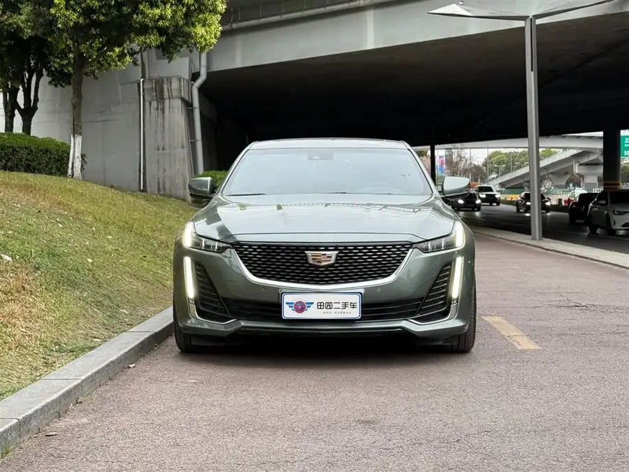 كاديلاك CT5 2022 28T الفاخرة (النسخة القياسية)