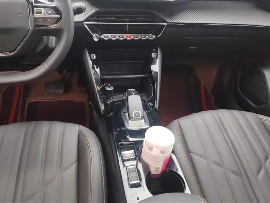 Peugeot 2008 2022 Model 230THP THE ONE