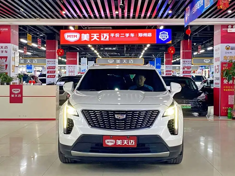 كاديلاك XT4 2020 الطراز المحدّث 28T الدفع الرباعي الرياضي الرائد