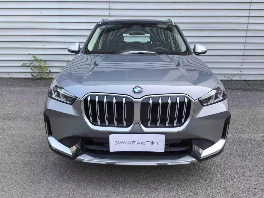 بي إم دبليو X1 2023 sDrive20Li حزمة تصميم X