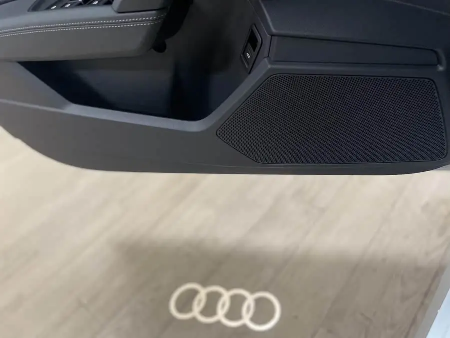 أودي A3 2023 A3L ليموزين 35 TFSI الفاخرة الرياضية