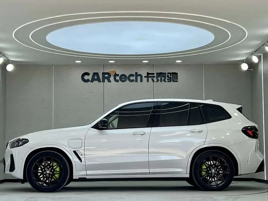 بي إم دبليو iX3 2022 الإصدار الرائد