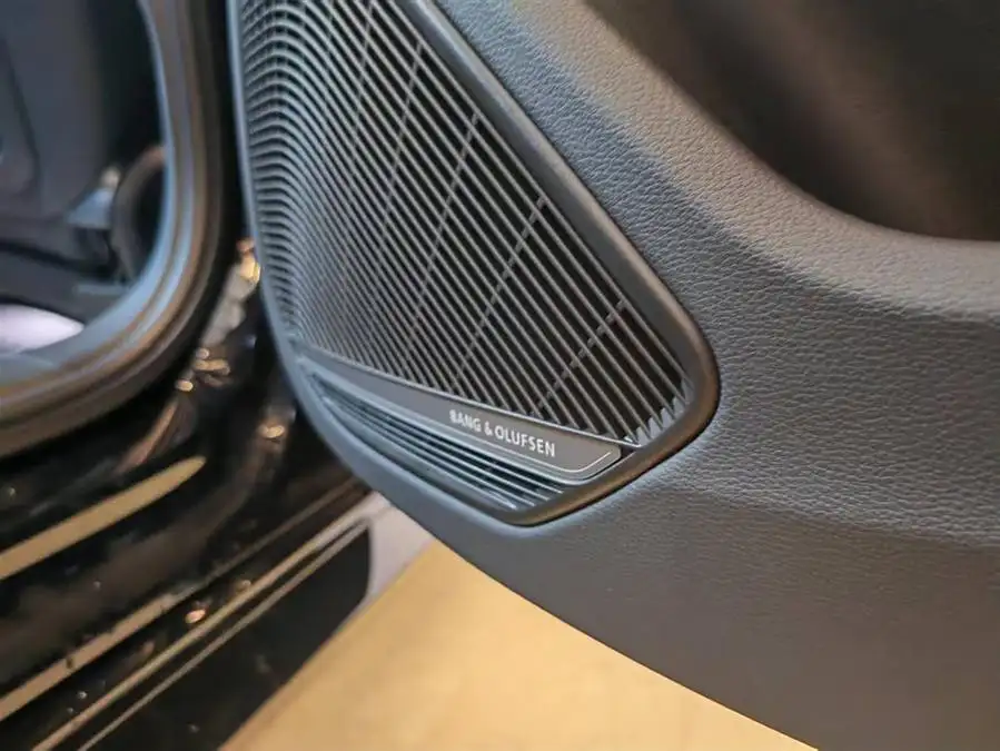 أودي RS 4 2024 RS4 أفانت إصدار بريستيج