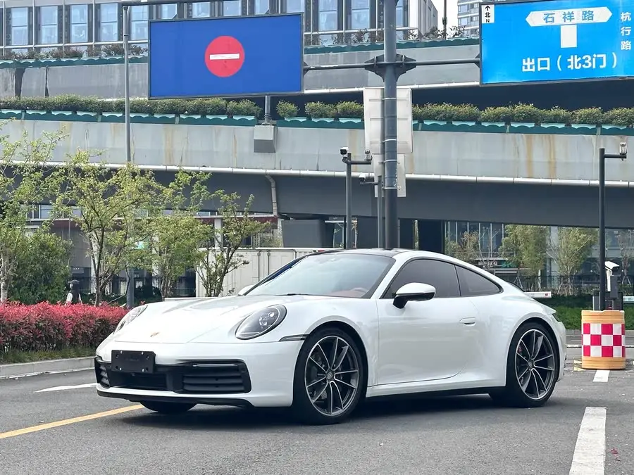 بورش 911 2023 كاريرا 3.0T