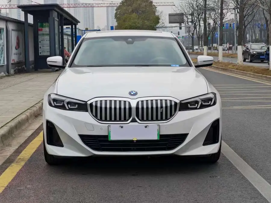 بي إم دبليو i3 2024 eDrive 35 L