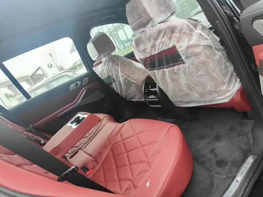 بي إم دبليو X5 2023 xDrive 40Li حزمة الرياضة الليلية M