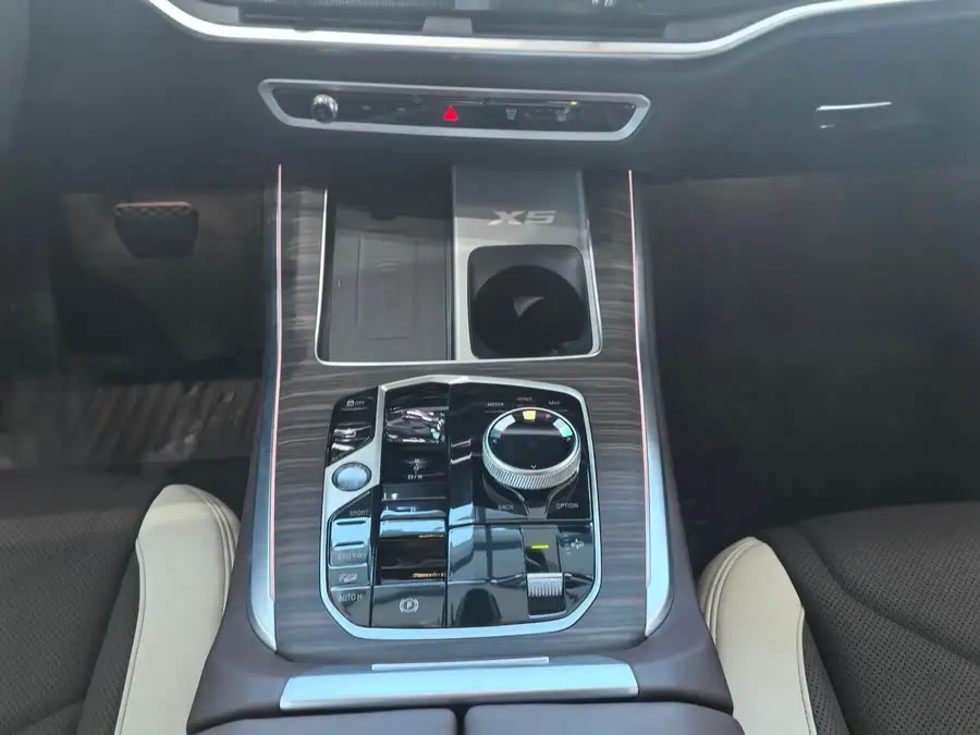 BMW X5 2023 xDrive 40Li M Sport Night Package