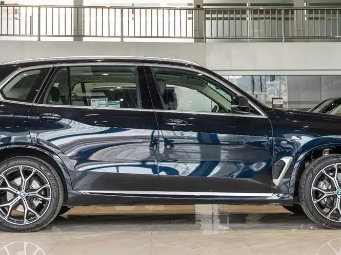 BMW X5 2023 xDrive 30Li M Sport Package