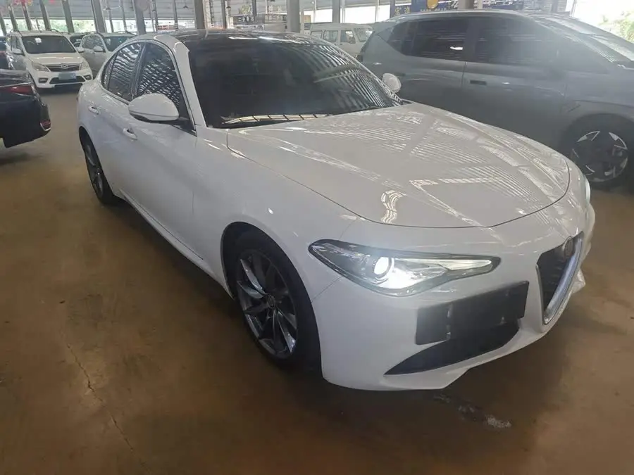 2019 جوليّا 2.0T 280HP الفئة الفاخرة