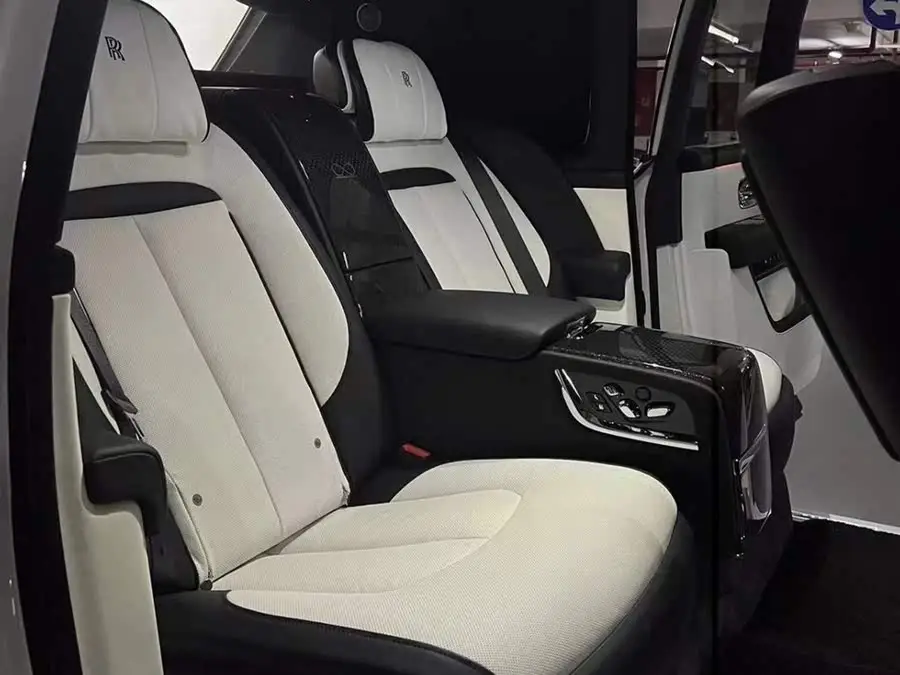 كولينان 2024 بلاك بادج