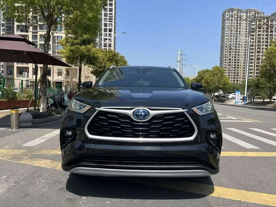 هاي لاندر 2022 طراز هايبرد 2.5 لتر دفع رباعي فاخرة 7 مقاعد