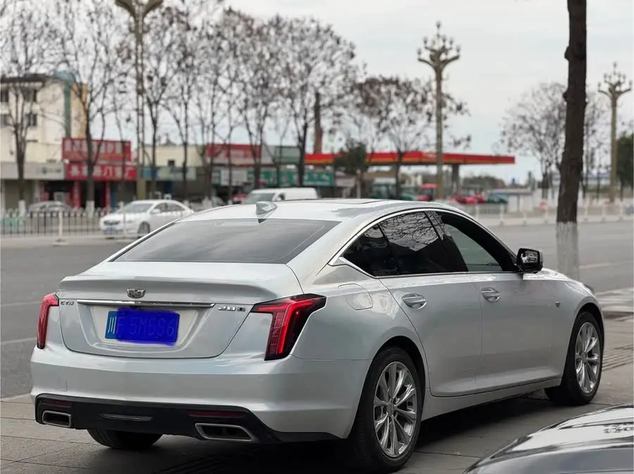 كاديلاك CT5 2021 طراز مُعدل 28T فاخرة