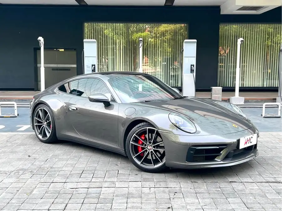 بورش 911 2023 كاريرا إس 3.0T
